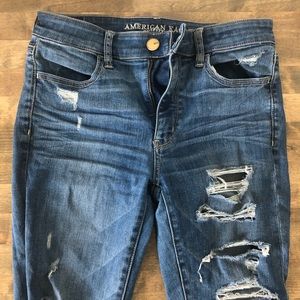 American Eagle size 6 ripped jeans